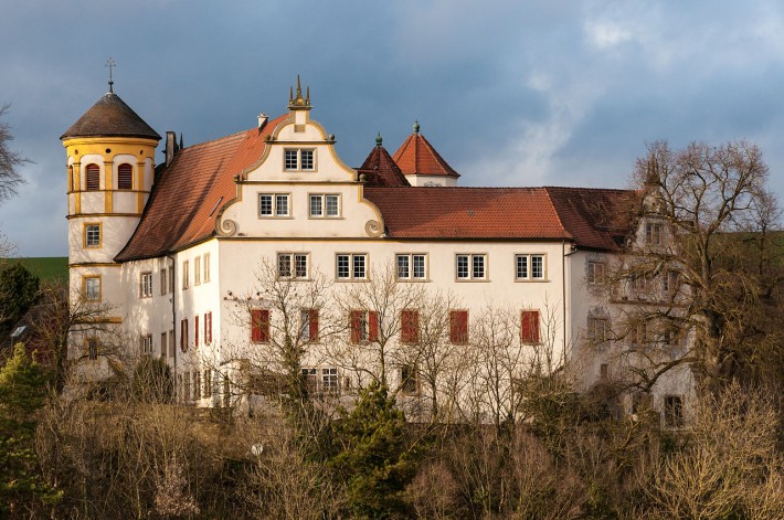 Burg Laibach – Südostfassade von der gegenüberliegenden Seite des Laibachtals gesehen
