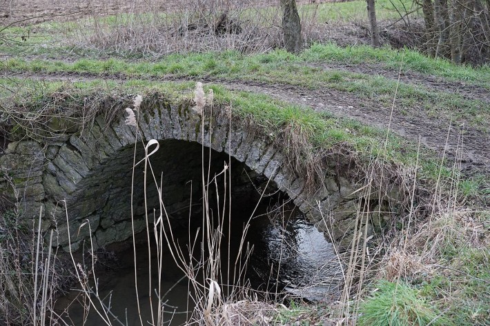 Historische Steinbrücke über den Wollenbach in Wollenberg