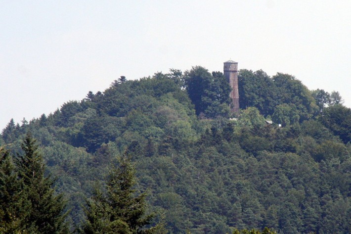 Steinknickle mit Aussichtsturm